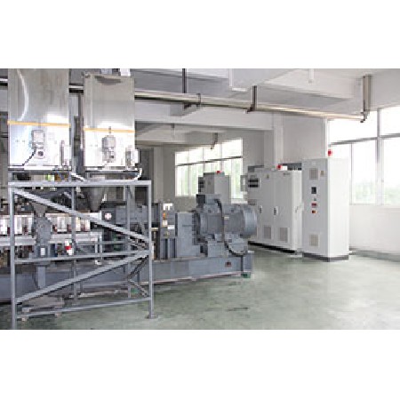 绿巨人网站車間一（yī）角